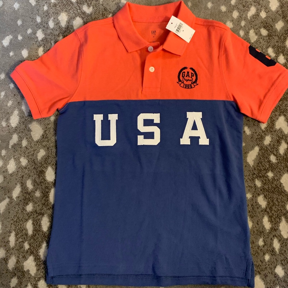 NWT GAP Boy’s two-toned Collared Polo - Size M